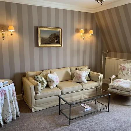 - Frankfurt Hotel 5*