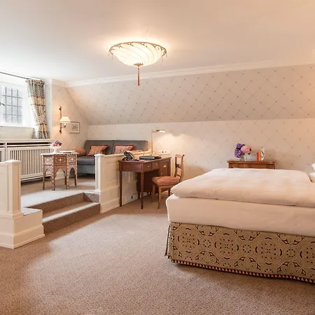 - Frankfurt Hotel 5*