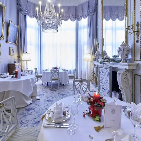 - Frankfurt Hotel 5*