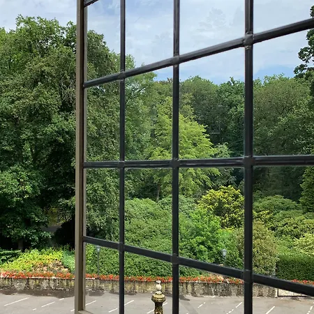 - Frankfurt Hotel