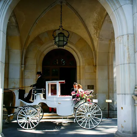 - Frankfurt Hotel