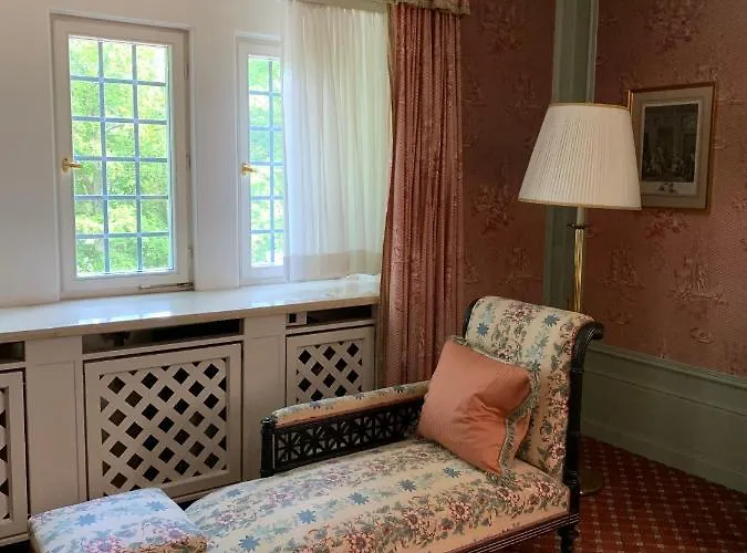 - Frankfurt Hotel 5*