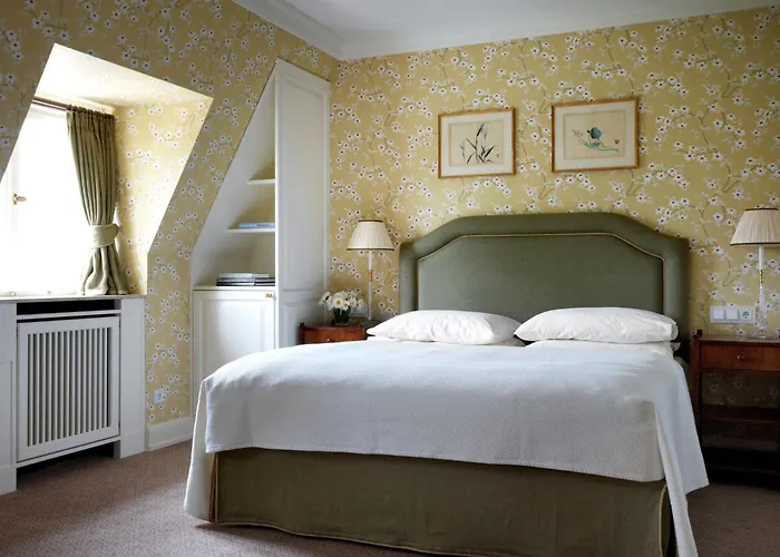 - Frankfurt Hotel 5*