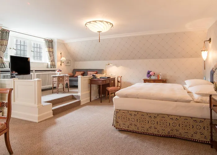 - Frankfurt Hotel 5*